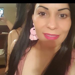 Meet your Posher, Yolis